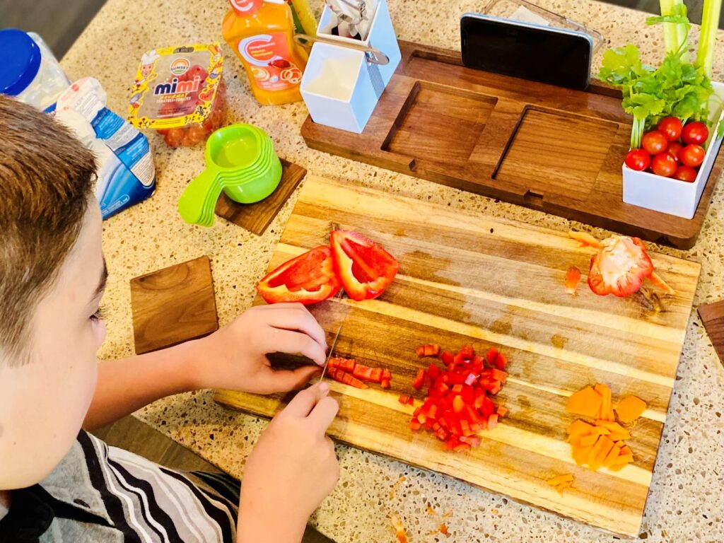 How To Make A Refreshing And Easy Summer Pasta Salad!